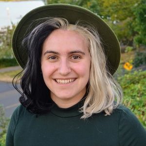 Meet your Posher, Alanis